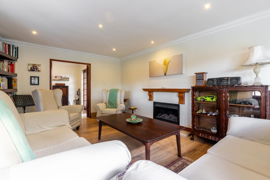 4 Bedroom Property for Sale in Constantia Western Cape